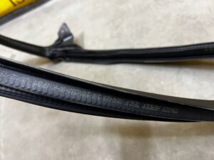 USZCZELKA DRZWI PRZÓD PRAWY TESLA MODEL 3 PRZEDLIFT