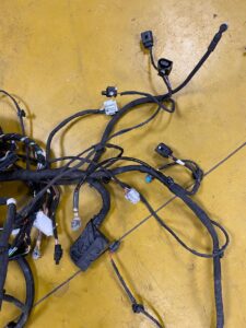 WIĄZKA INSTALACJA BEZPIECZNIKI INFINITI Q30