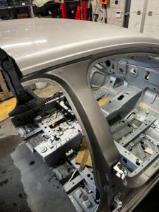 ĆWIARTKA PRAWY PRZÓD SŁUPEK PRÓG FARTUCH PRAWA RENAULT MEGANE IV HB TED69