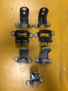 ZAWIASY DRZWI PRZÓD TYŁ LEWY PRAWY NISSAN LEAF ZE0