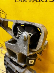 ŁAPA PODUSZKA SILNIKA LR RANGE ROVER EVOQUE II L551 2.0D