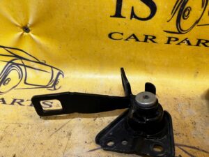 WSPORNIK UCHWYT MOCOWANIE PRAWE BMW F40