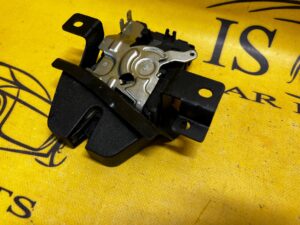 ZAMEK BURTY KLAPY LEWY RANGE ROVER VOGUE L405