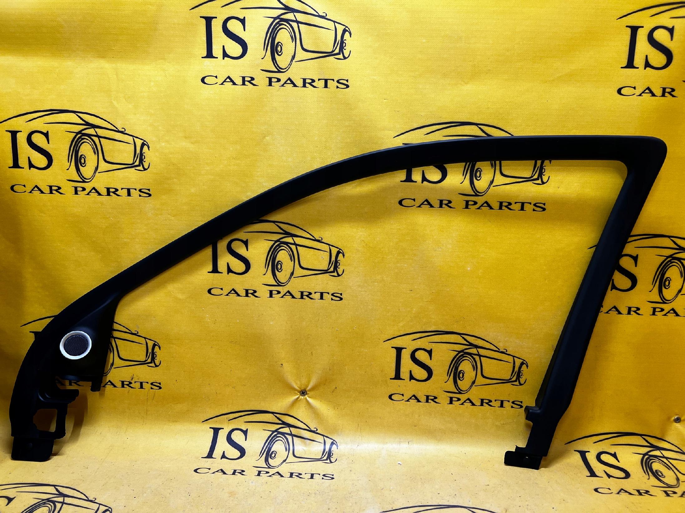 RAMKA DRZWI PRZÓD PRAWA JEEP GRAND CHEROKEE WK2