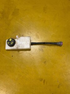 ZBIORNICZEK PŁYNU HAMULCOWEGO FORD KUGA MK2 1.5