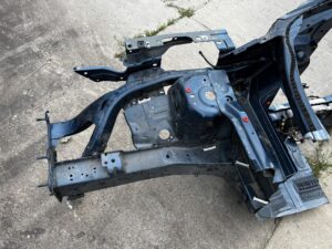 ĆWIARTKA PODŁUŻNICA SŁUPEK PRAWY PRZÓD FORD ESCAPE MK4 USA 2020