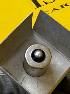 ŻARÓWKA SREBRNA KIERUNKOWSKAZÓW BMW NOWA OEM