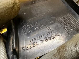 OSŁONA LAMPY TYŁ PRAWY PORSCHE CAYENNE II 7P5