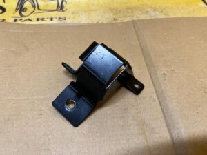 WSPORNIK UCHWYT MOCOWANIE LEWE LR RANGE ROVER EVOQUE II L551