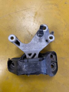 ŁAPA PODUSZKA SILNIKA RENAULT MEGANE IV KADJAR 1.2