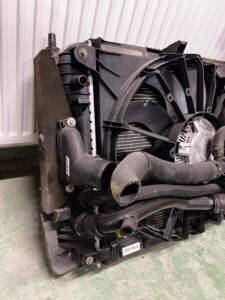 KOMPLET CHŁODNIC WENTYLATOR CHŁODNICA JAGUAR XJ X351 3.0D