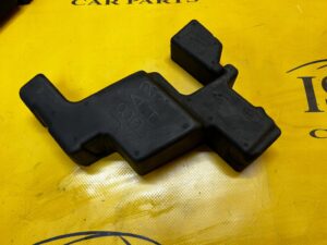 OSŁONA WYGŁUSZENIE BŁOTNIKA PRZÓD PRAWY PRAWA RANGE ROVER VELAR L560