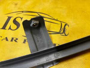 PROWADNICA SZYBY DRZWI PRZÓD LEWY DACIA DOKKER LODGY