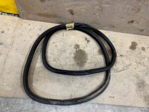 USZCZELKA DRZWI PRAWY TYŁ FORD KUGA MK3 ESCAPE MK4