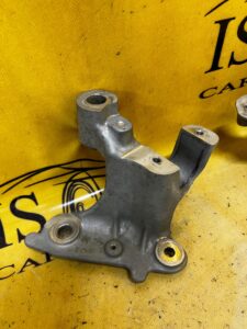 ŁAPA UCHWYT MOCOWANIE STABILIZATORA PRAWA RENAULT MEGANE IV