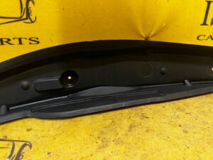 OSŁONA ZAŚLEPKA NAKŁADKA BŁOTNIKA PRAWY PRZÓD INFINITI Q30