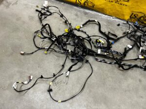 WIĄZKA INSTALACJA SILNIKA WNĘTRZA ŚCIANY GRODZIOWEJ DACIA SANDERO III 1.0 B