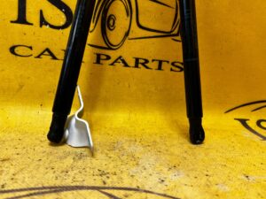 KOMPLET SIŁOWNIKI KLAPY BAGAŻNIKA DACIA SANDERO STEPWAY III 2023R