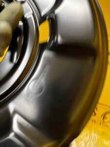 OSŁONA TARCZY HAMULCOWEJ. TYŁ LEWY BMW 1 E87 F20 2 F22 3 E90 F30 4 F32 F36 NOWA