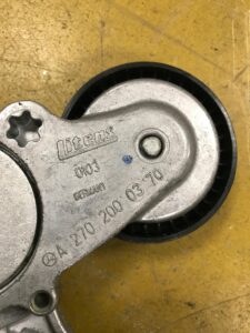 ROLKA NAPINACZ PASKA MERCEDES INFINITI 2.0T Q50