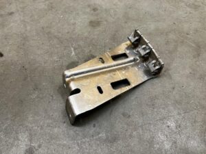 WSPORNIK MOCOWANIE OSŁONY ZBIORNIKA LEWY LEWE BMW X5 E70 F15 X6 E71 F16