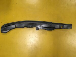 PRAW OSŁONA USZCZELKA LISTWA BŁOTNIKA INFINITI Q70