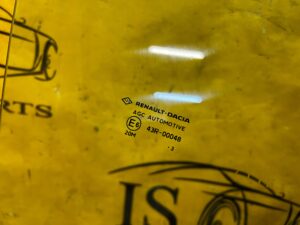 SZYBA DRZWI PRZÓD PRAWA PRAWY DACIA SANDERO III 2023R