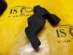 OSŁONA WYGŁUSZENIE BŁOTNIKA PRZÓD PRAWY PRAWA RANGE ROVER VELAR L560