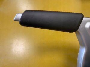 DŹWIGNIA HAMULCA RĘCZNEGO SKÓRA JEEP WRANGLER JL