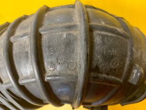 WĄŻ RURA DOLOT POWIETRZA TURBO AUDI A4 B8 2.0 TDI