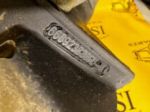 WYGŁUSZENIE MASKI PRAWE DACIA DUSTER II