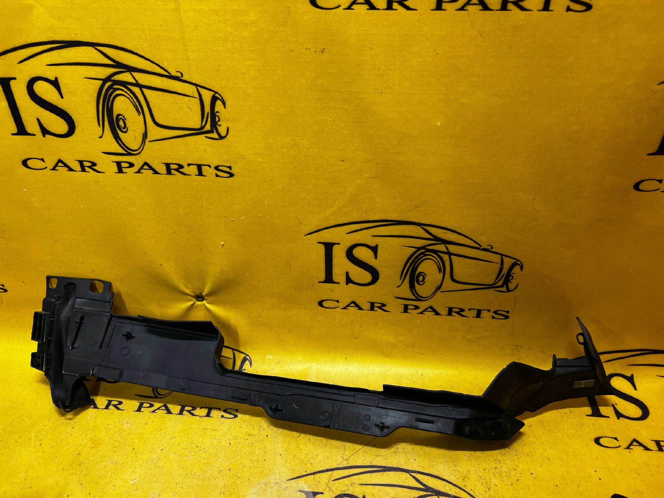 OSŁONA BŁOTNIKA PLASTIK PRZÓD LEWY AUDI A8 D5 4N