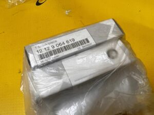 ŚWIECA ZAPŁONOWA BMW 8 E31 7 E32 E38 5 E34 E39 3 E30 E36 Z3 E36 NOWA OEM