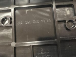 POKRYWA OSŁONA BEZPIECZNIKÓW MERCEDES INFINITI Q30