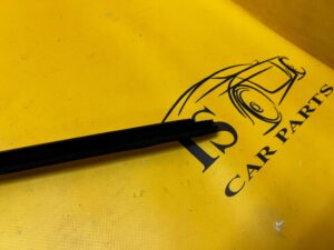 LISTWA USZCZELNIAJĄCA DRZWI TYŁ LEWY LEWA BMW 3 E36 SEDAN KOMBI NOWA OEM