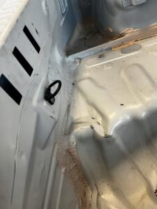 ĆWIARTKA KASTA BŁOTNIK PODŁUŻNICA PRÓG DACH TYŁ DACIA SANDERO III 3