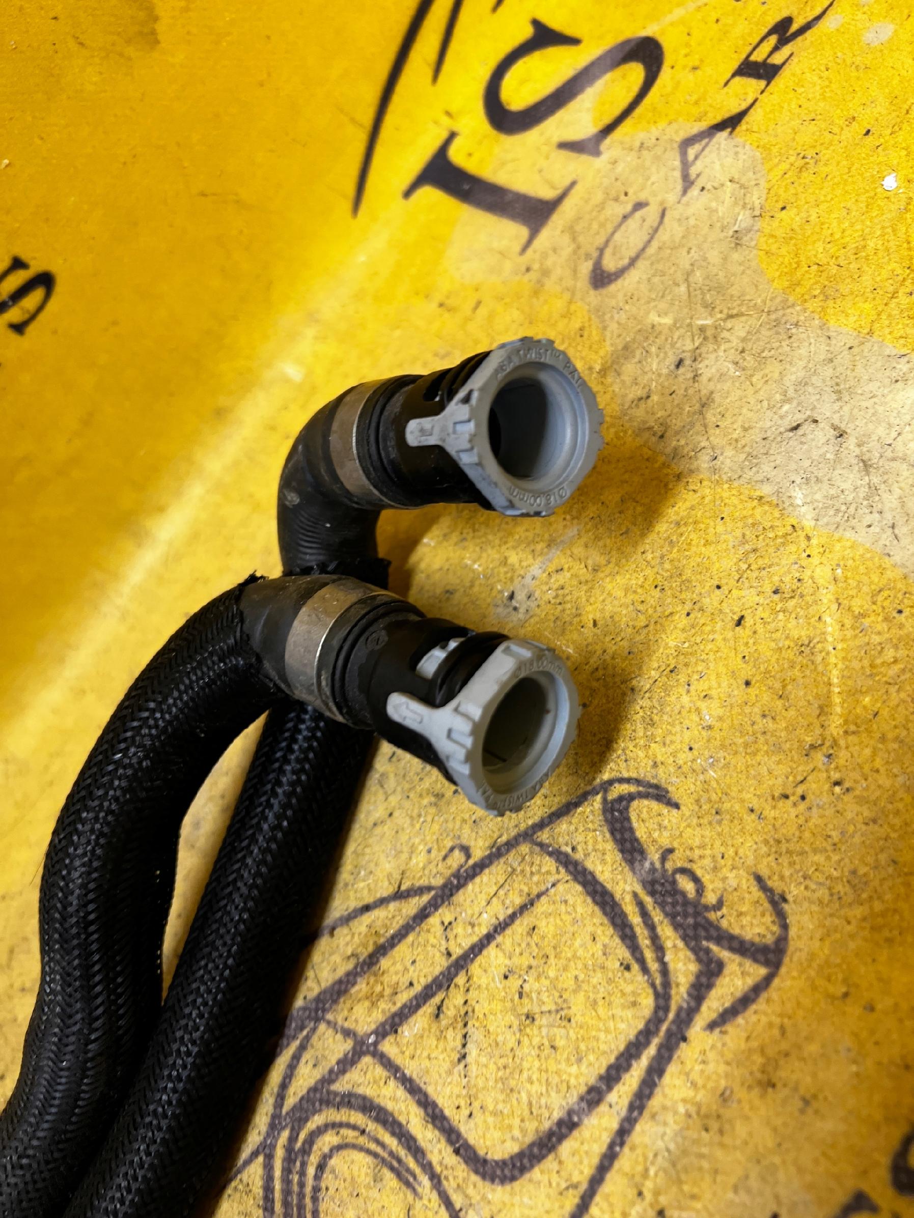 WĄŻ RURA PRZEWÓD WODY LR RANGE ROVER EVOQUE II L551