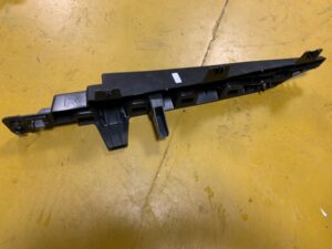 WSPORNIK MOCOWANIE STELAŻ CITROEN PEUGEOT 5008 II