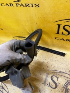 USZCZELKA DOLNA DRZWI PRZÓD PRAWY TESLA MODEL 3 PRZEDLIFT