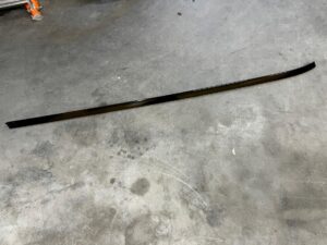 LISTWA DACHOWA LEWA RANGE ROVER VELAR L560