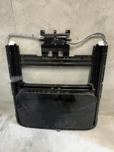 AUDI A8 D4 4H BEŻOWY SZYBA DACHU SZYBERDACH