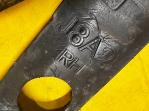 WYGŁUSZENIE BŁOTNIKA PRZÓD PRAWY PRAWE RANGE ROVER VELAR L560