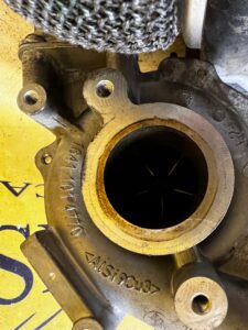 TURBOSPRĘŻARKA TURBINA KOLEKTOR NISSAN MERCEDES RENAULT MEGANE IV 1.5 DCI