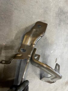 WSPORNIK MOCOWANIE BŁOTNIKA PRZÓD PRAWY RENAULT MEGANE IV