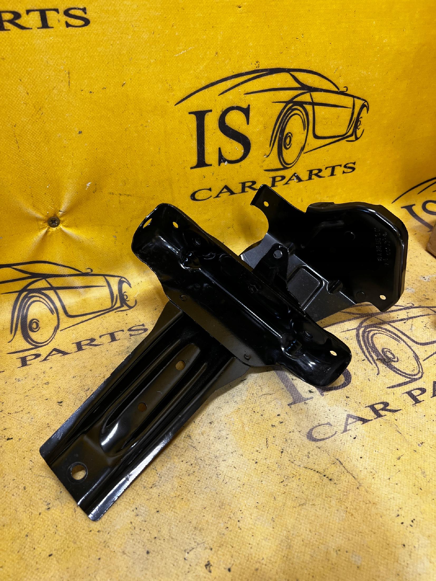 WSPORNIK RAMKA MODUŁU BEZPIECZNIKÓW MERCEDES W176