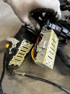 OKABLOWANIE WIĄZKA KOMORY SILNIKA FORD ESCAPE MK4 1.5 EB