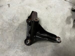 ŁAPA MOCOWANIE SILNIKA RENAULT MEGANE IV ESPACE V 1.8 TCE