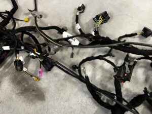 OKABLOWANIE WIĄZKA DESKI ROZDZIELCZEJ KONSOLI FORD ESCAPE MK4 1.5 EB