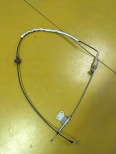 LINKA OTWIERANIA CIĘGNO MASKI AUDI A8 D4 4H0713045