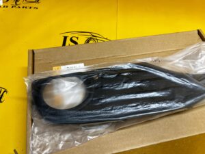 KRATKA ATRAPA ZDERZAKA PRZÓD PRAWA BMW 3 F30 F31 NOWA OEM